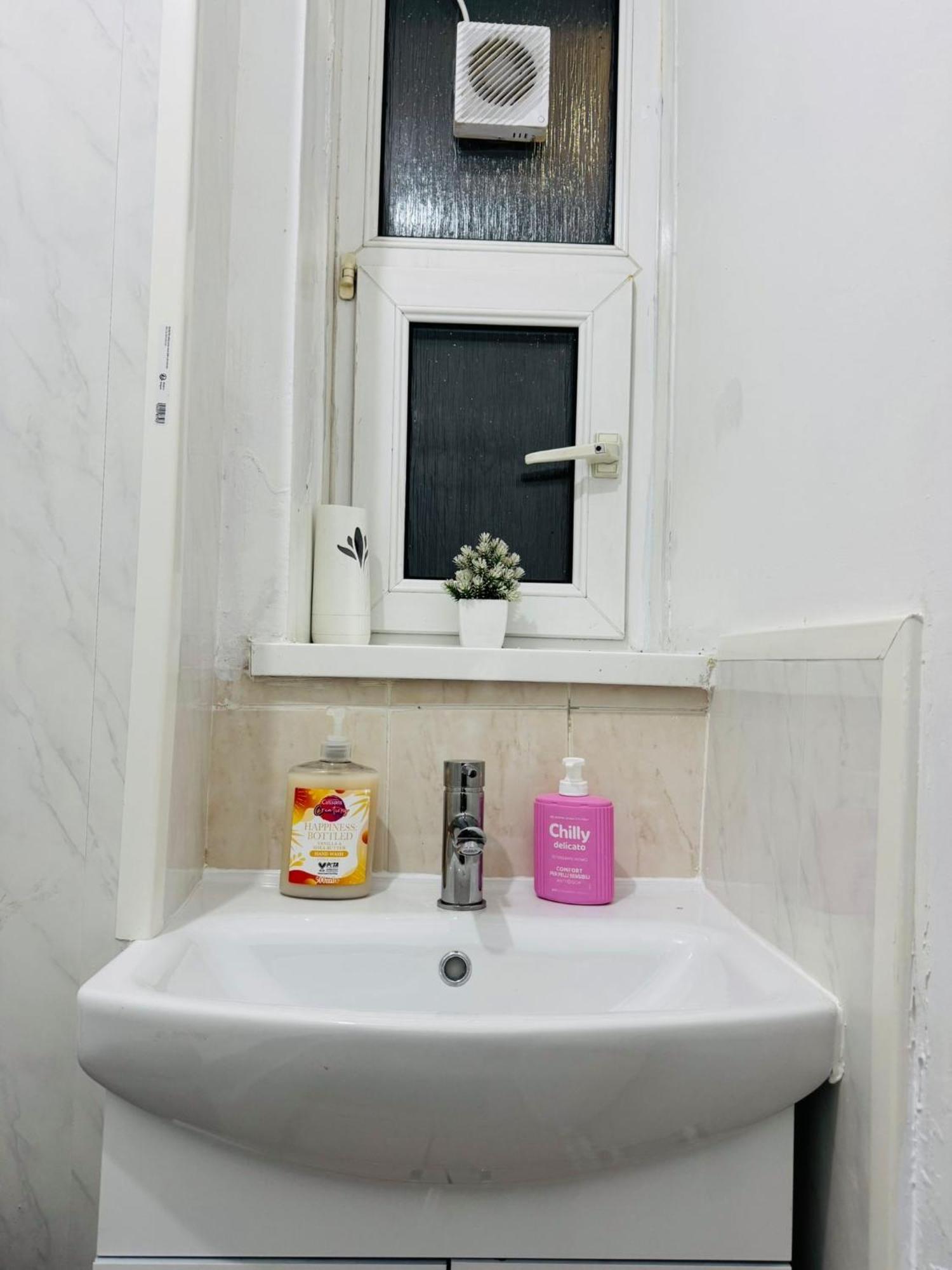 1 Bedroom Flat In Whitechapel, 伦敦 外观 照片